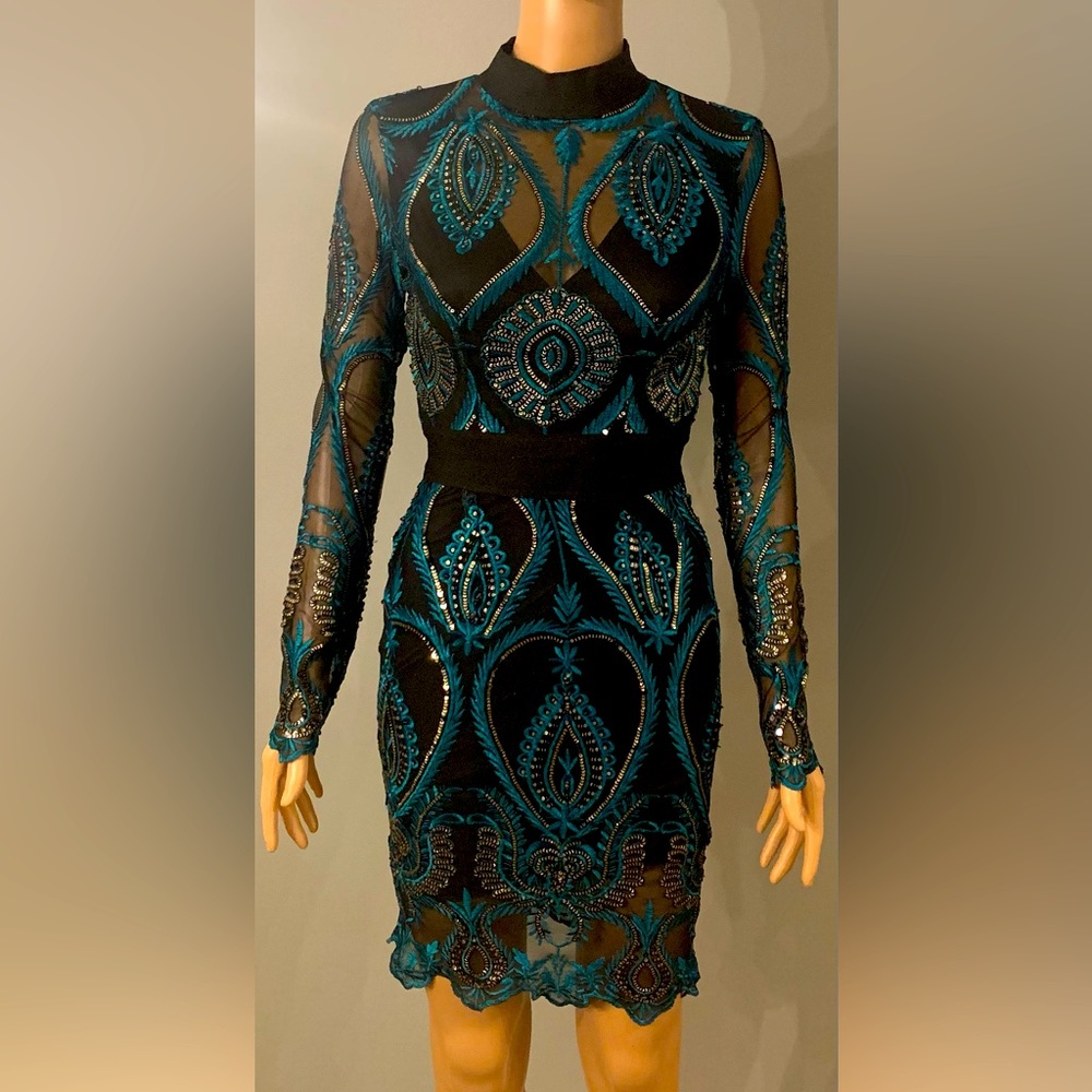 Embroidered teal dress. Extra Small. Fashion Nova. NWT